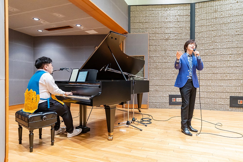 ピアノの生演奏で贈るスペシャルな歌唱は見逃し厳禁！