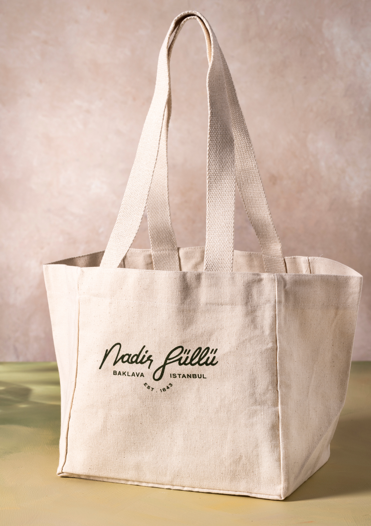 ナーディル・ギュル オリジナルトートバッグ