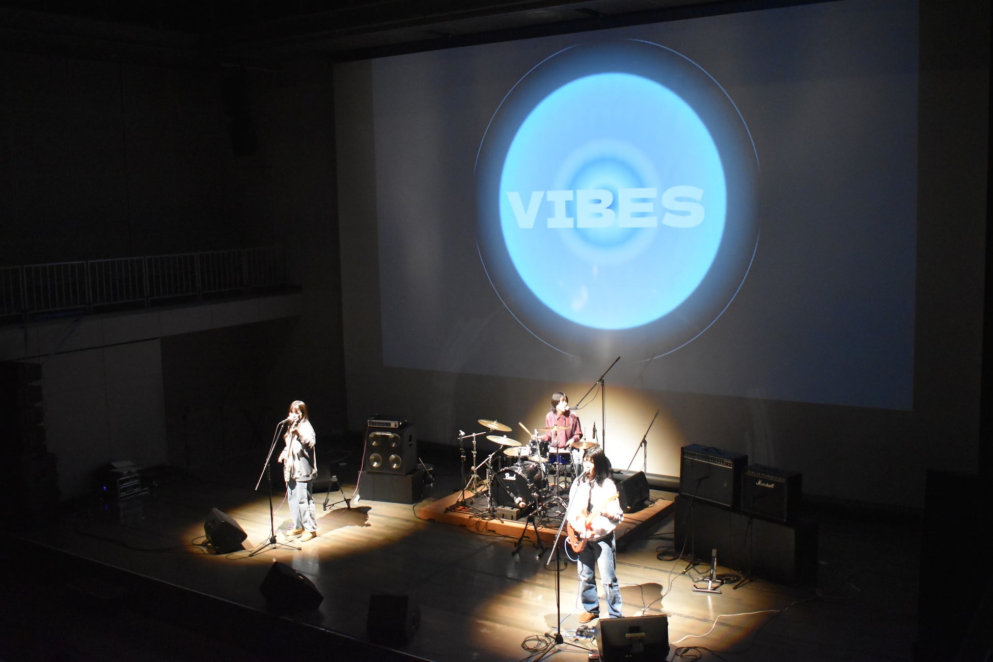 最優秀賞を獲得した「vibes」の演奏の様子