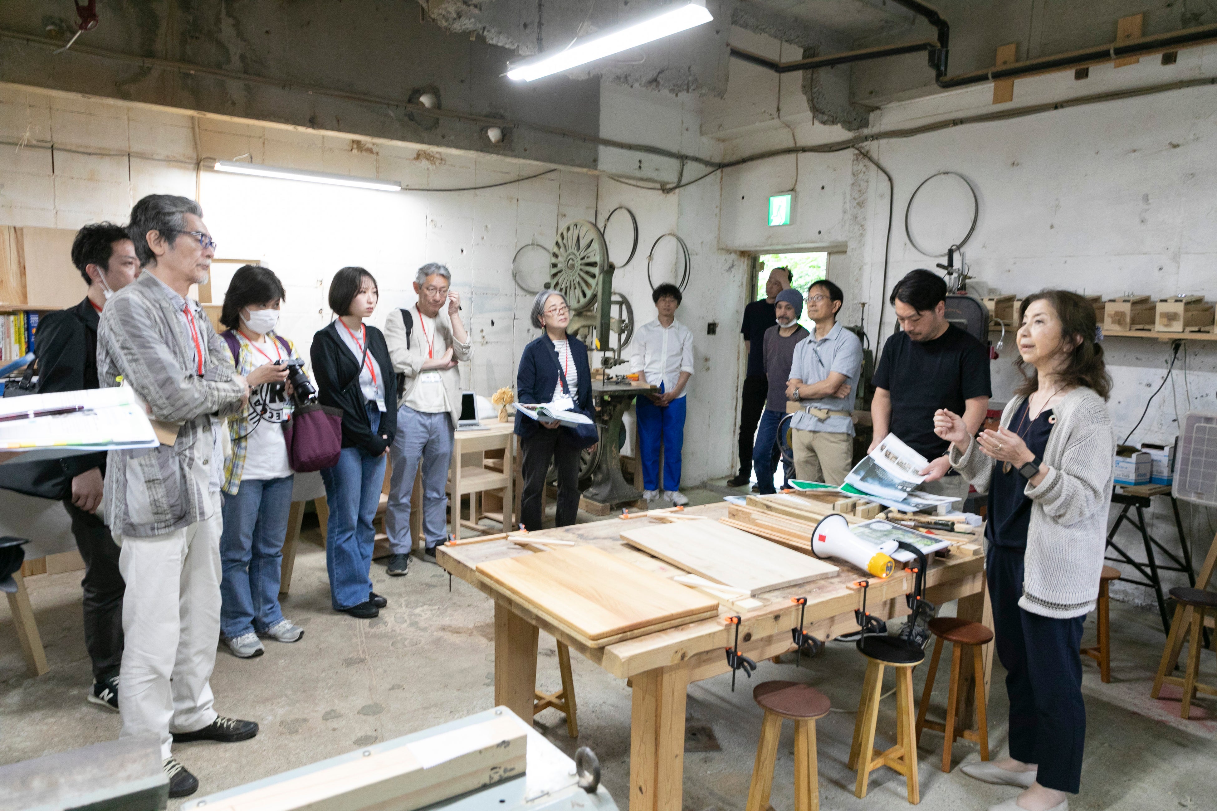 湖畔の廃ホテルを活用したMORIMOの工房