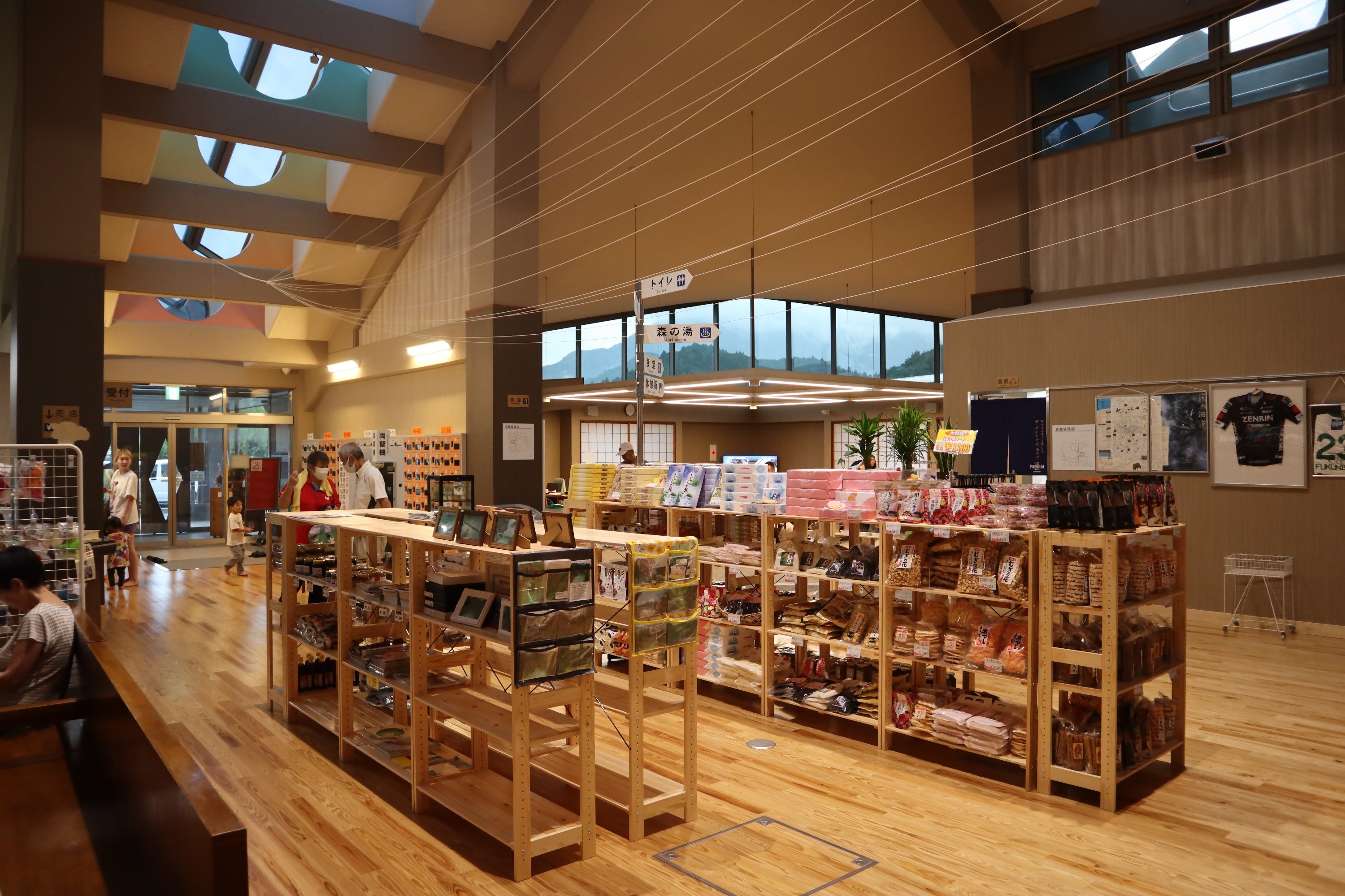 フローリングにはさがみはら津久井産材を使用