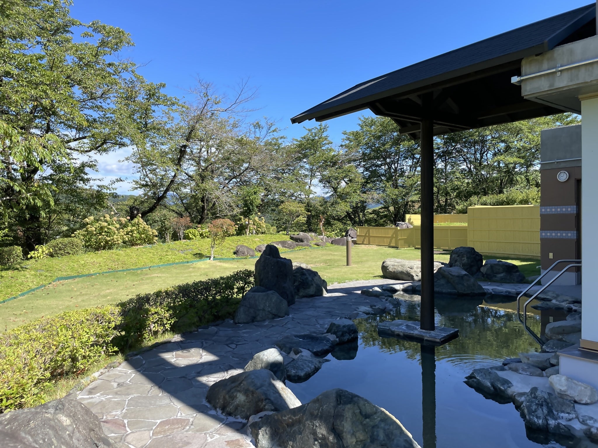 「森の湯」露天風呂