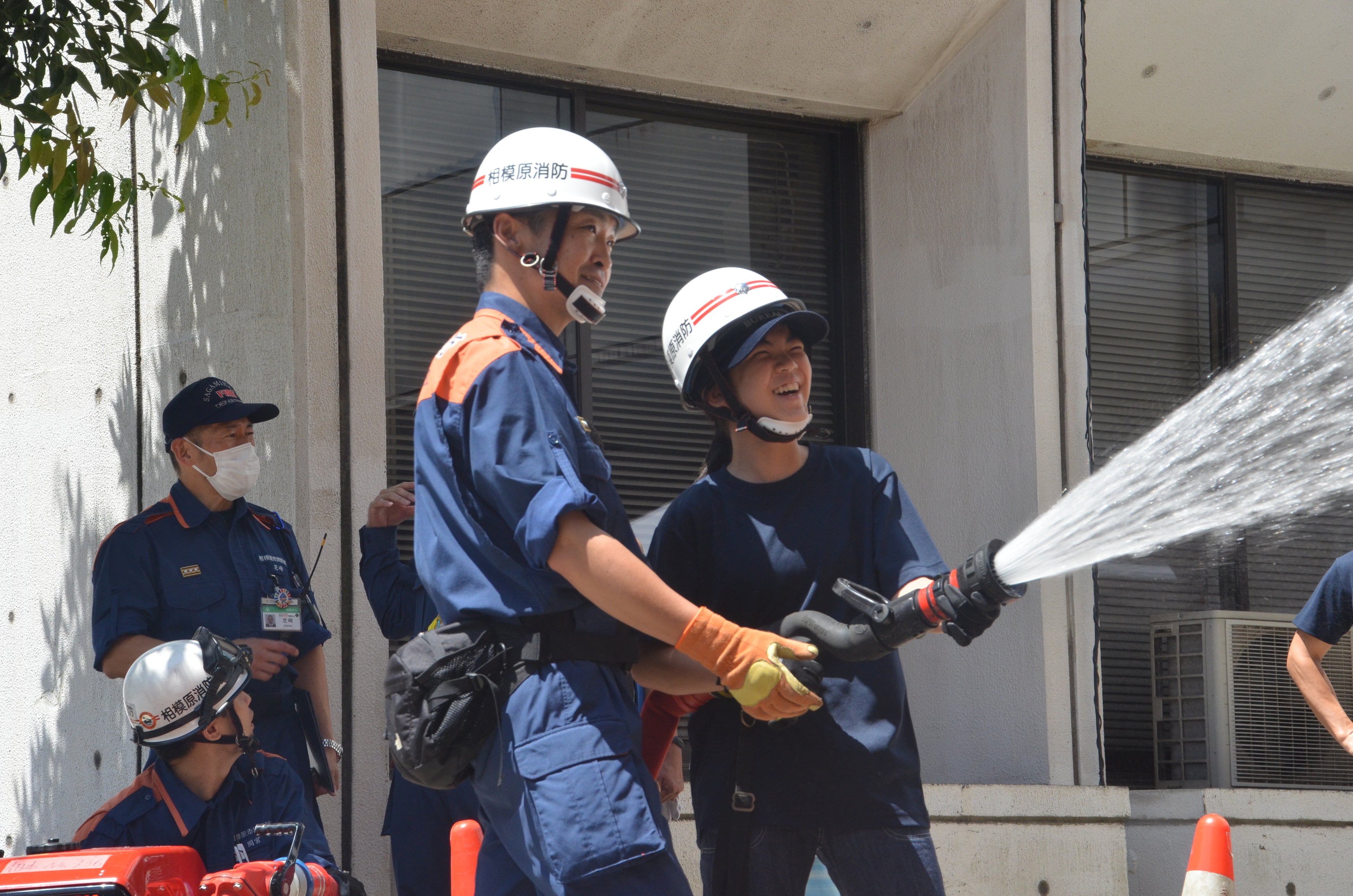 消火ホースを使った放水体験