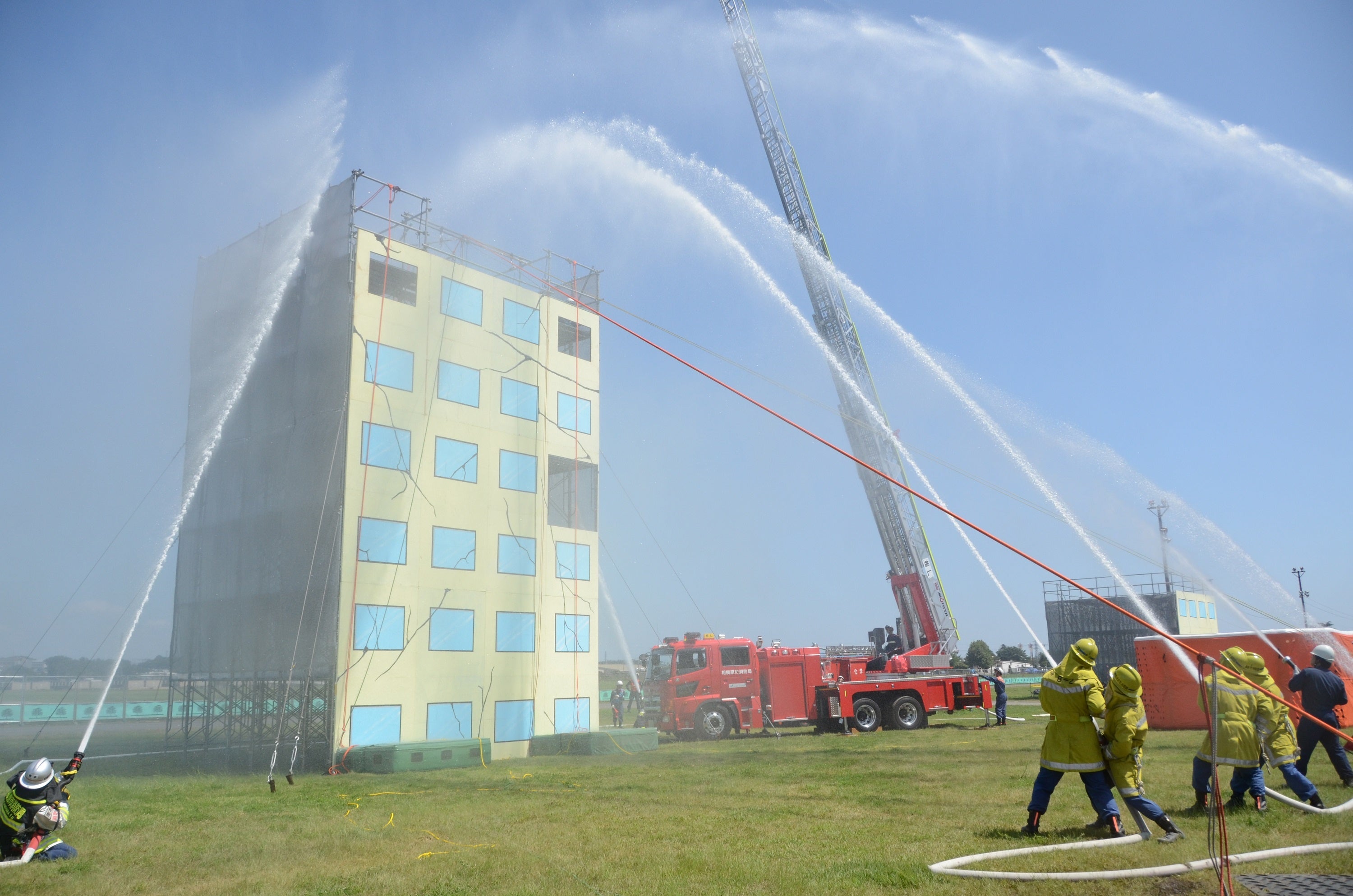 一斉放水の様子