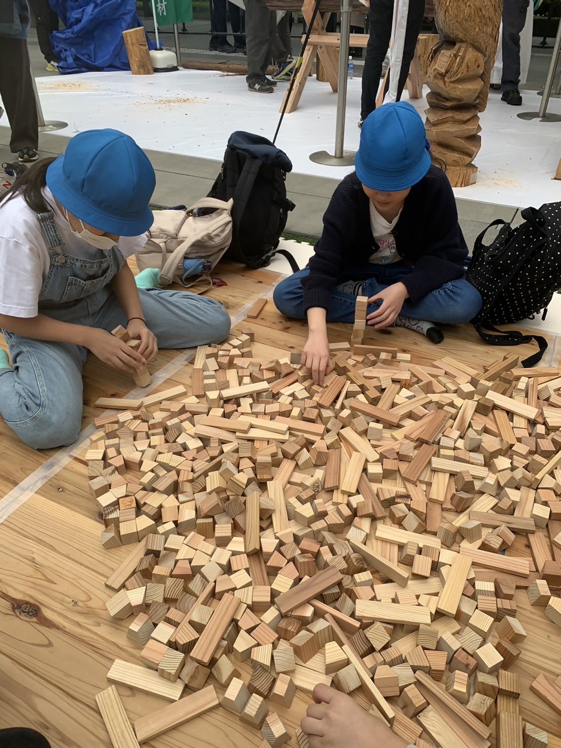 さがみはら津久井産材を使った積み木も大好評