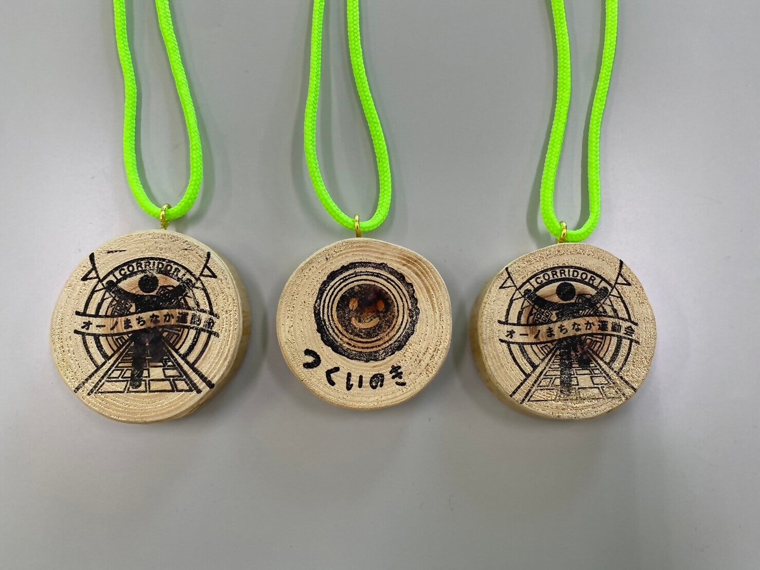 参加者には津久井産材のメダルをプレゼント