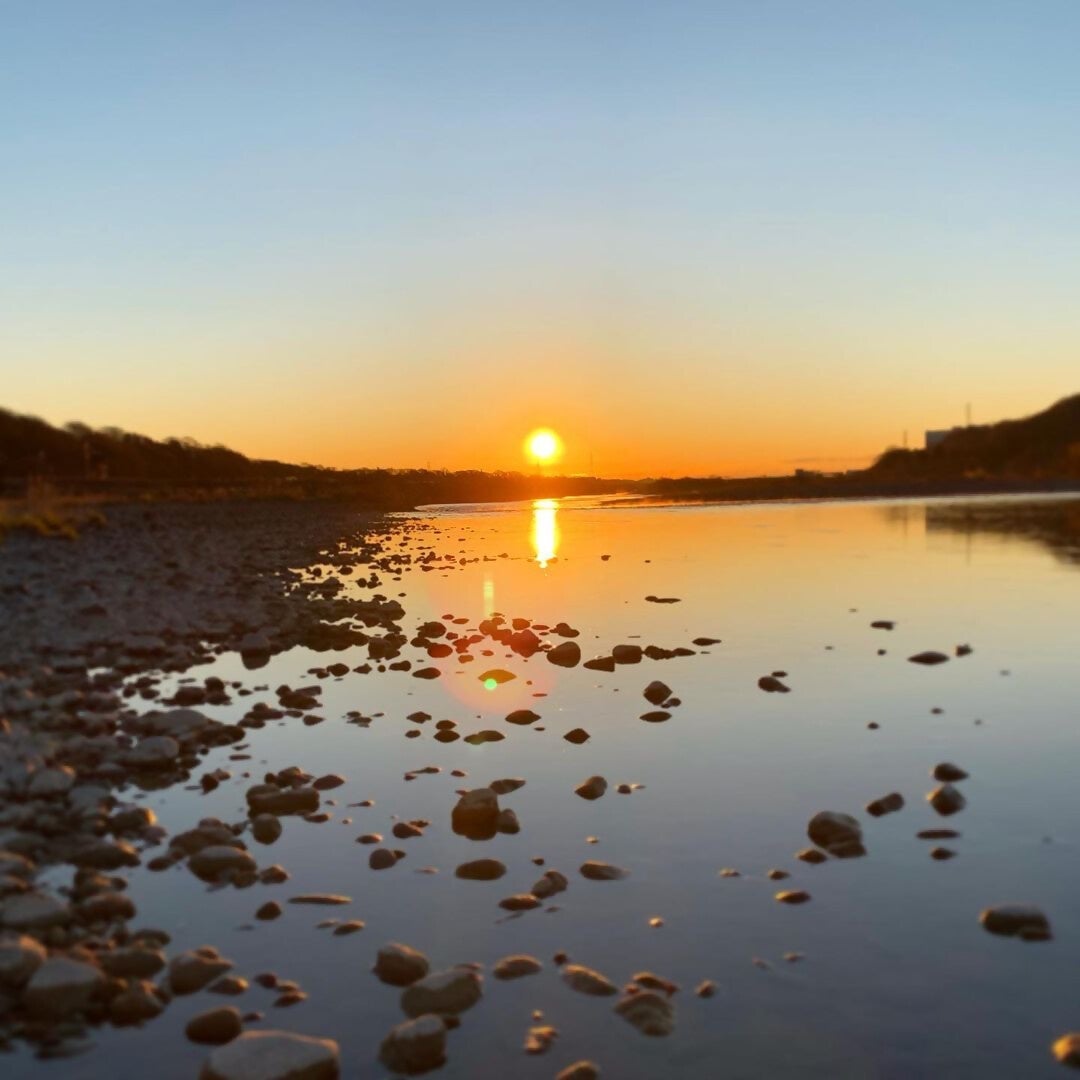 相模川に架かる高田橋からのキラキラの日の出