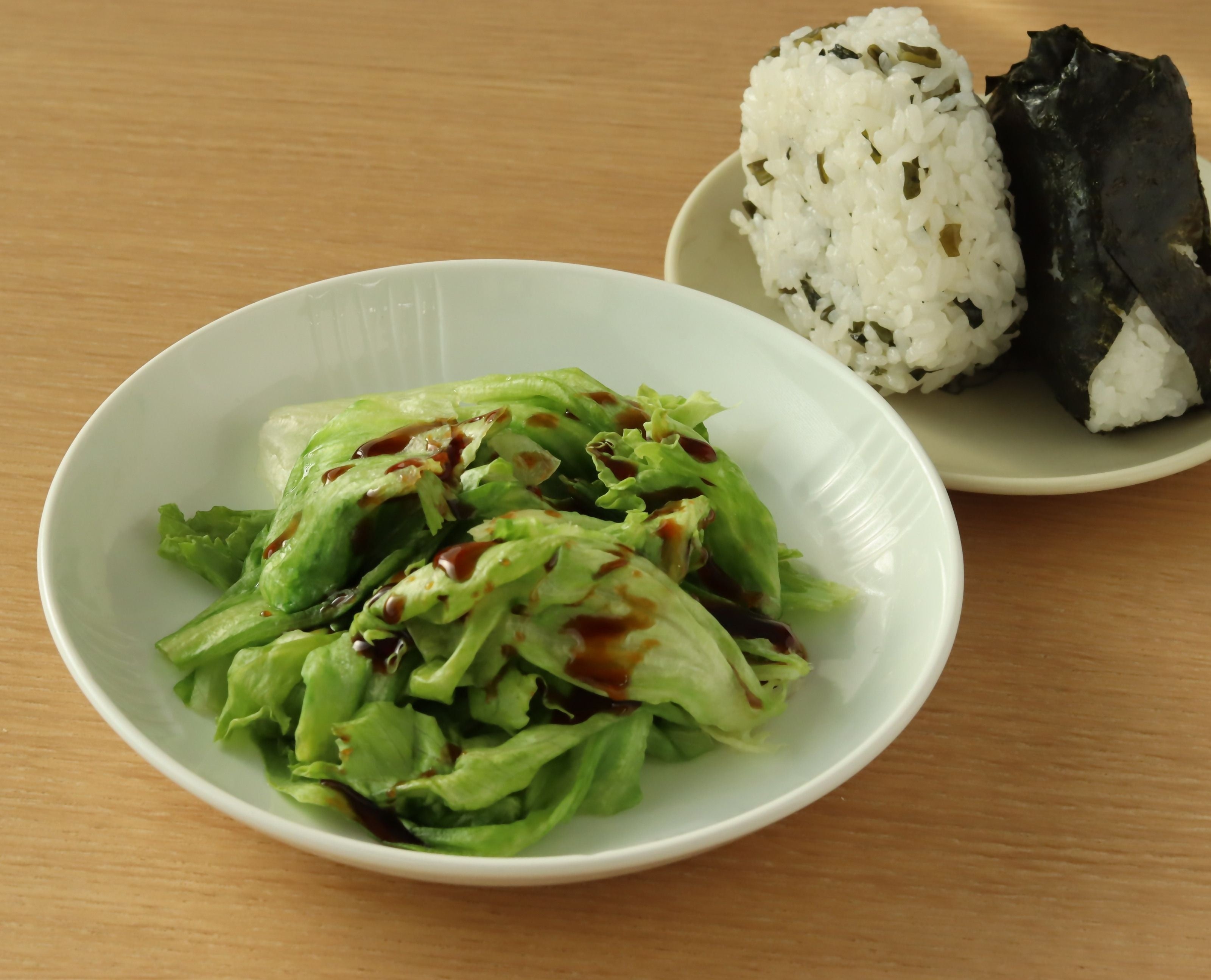 レンチンレタスのオイスターソース＆おにぎり