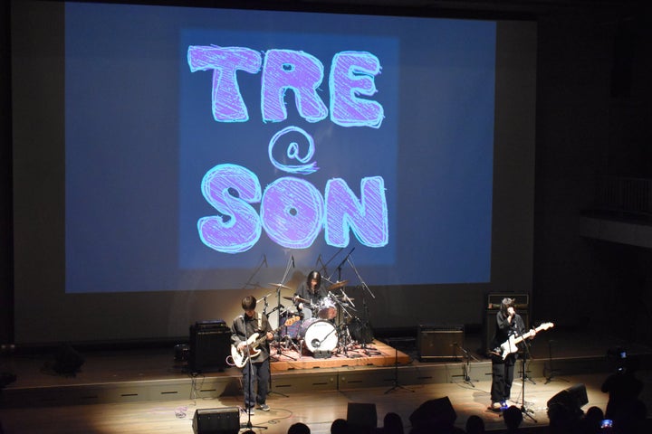 相模原ロックフェス:地元高校生バンド「TRE@SON」の楽曲『擦れ愛』MV公開! 相模原ロックフェス:地元高校生バンド「TRE@SON」の楽曲『擦れ愛』MV公開!