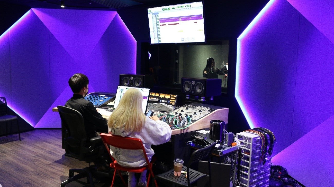 【プロのレコーディング過程を経験できる】