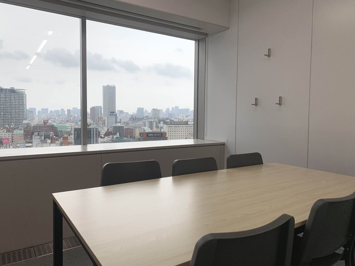 待合スペース側の景色