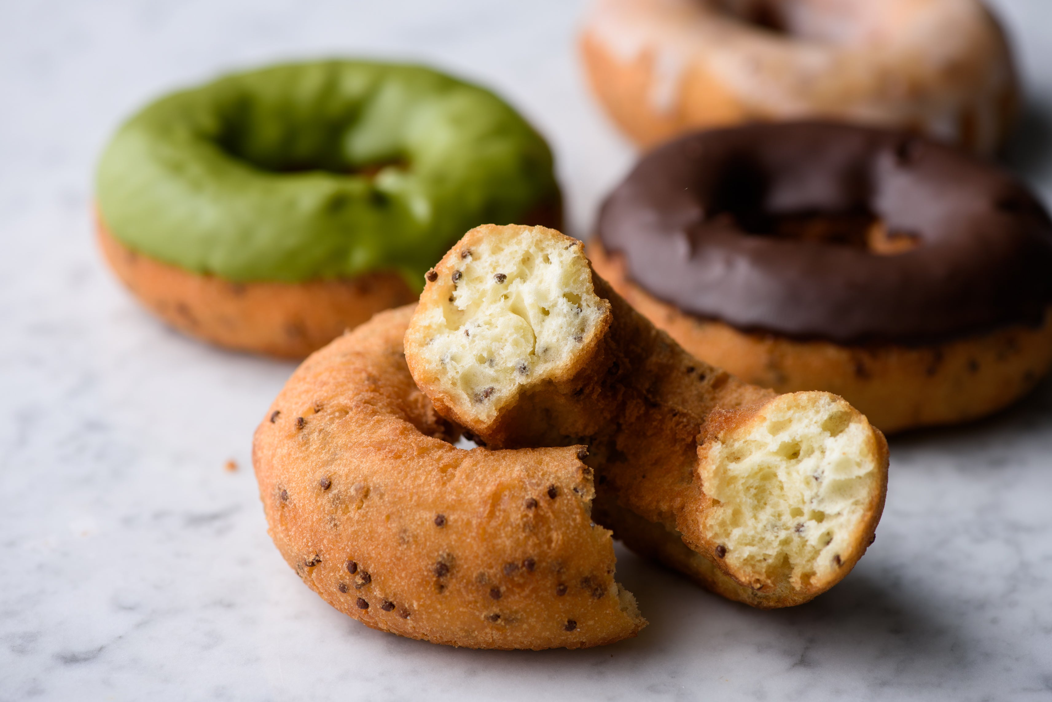 信州えごまドーナツ4種：400円(税込) ウフフドーナチュ旧軽井沢店頭、道の駅風穴の里、オンラインショップにて販売