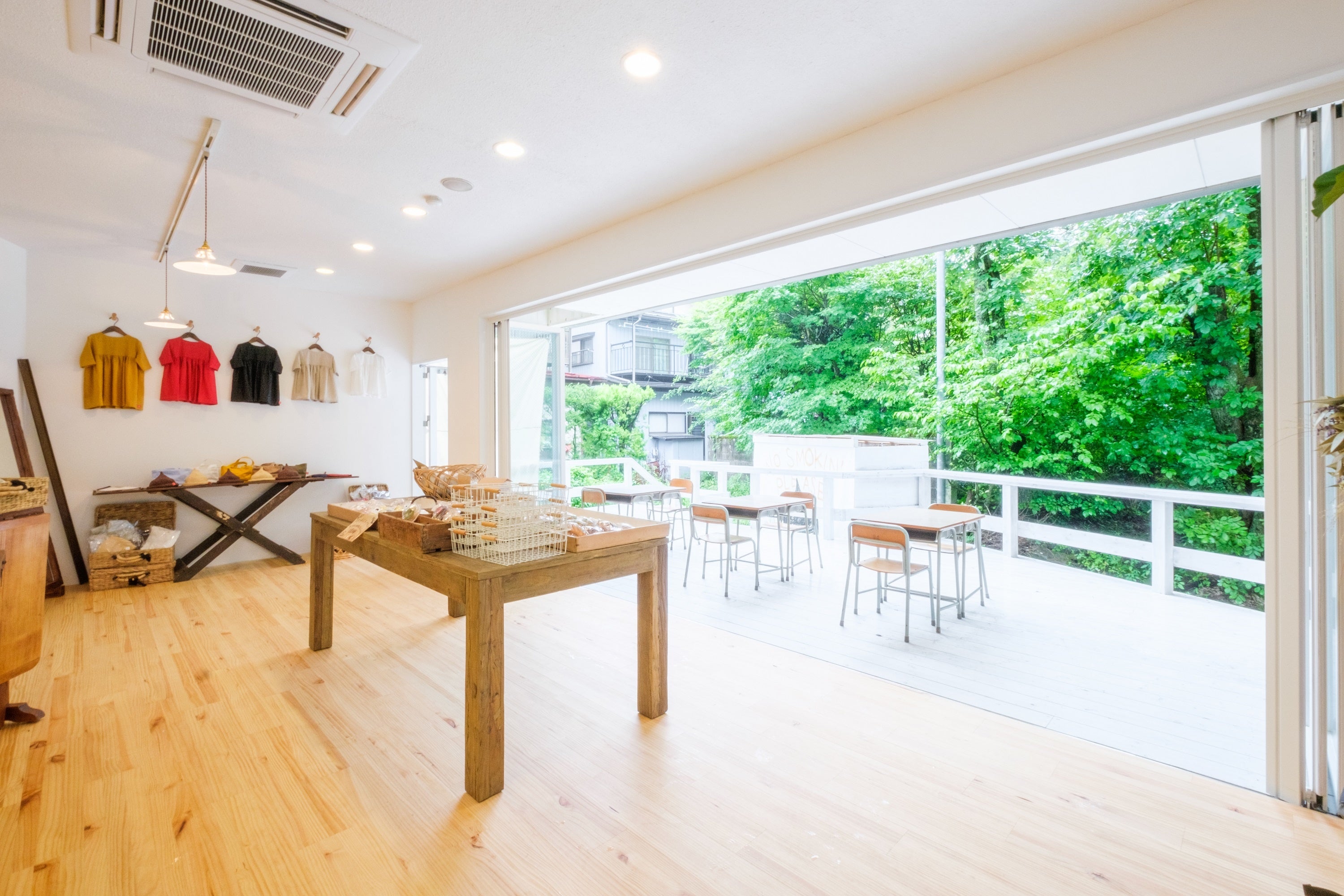 ウフフドーナチュ旧軽井沢店内