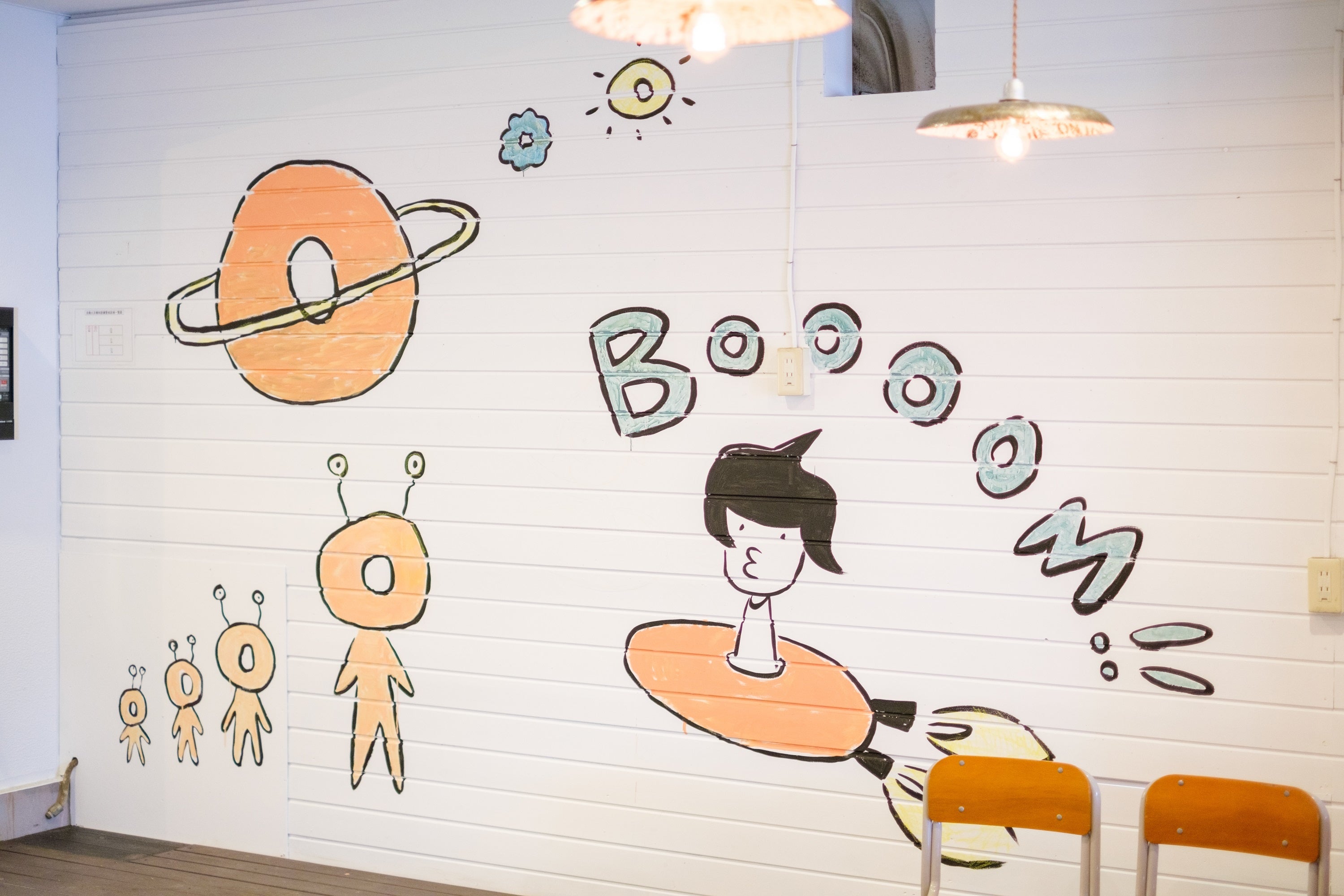 エントランスの壁面イラスト