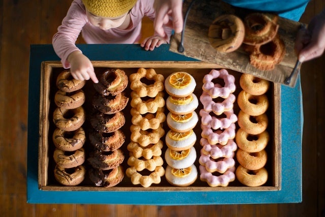 毎日20~30種類のドーナツを作っています