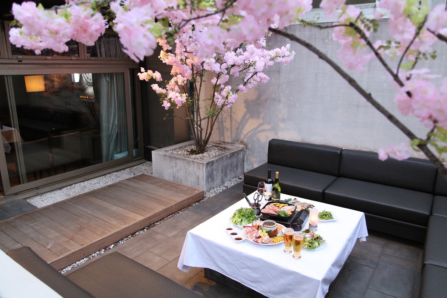 手ぶらでお花見bbq 春爛漫 バネバグース赤坂見附店で 桜ガーデンテラス がスタート Ddホールディングスのプレスリリース 手ぶらでお花見bbq 春爛漫 バネバグース赤坂見附店で 桜ガーデンテラス がスタート Ddホールディングスのプレスリリース