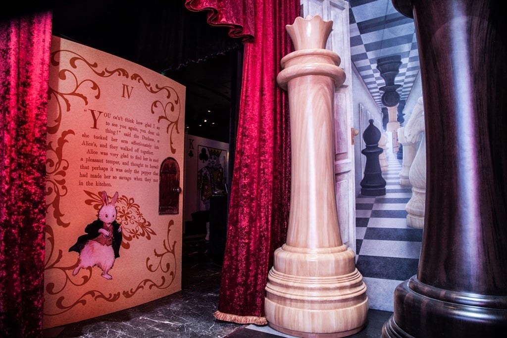 店内入口のトリックアートフォトスポット