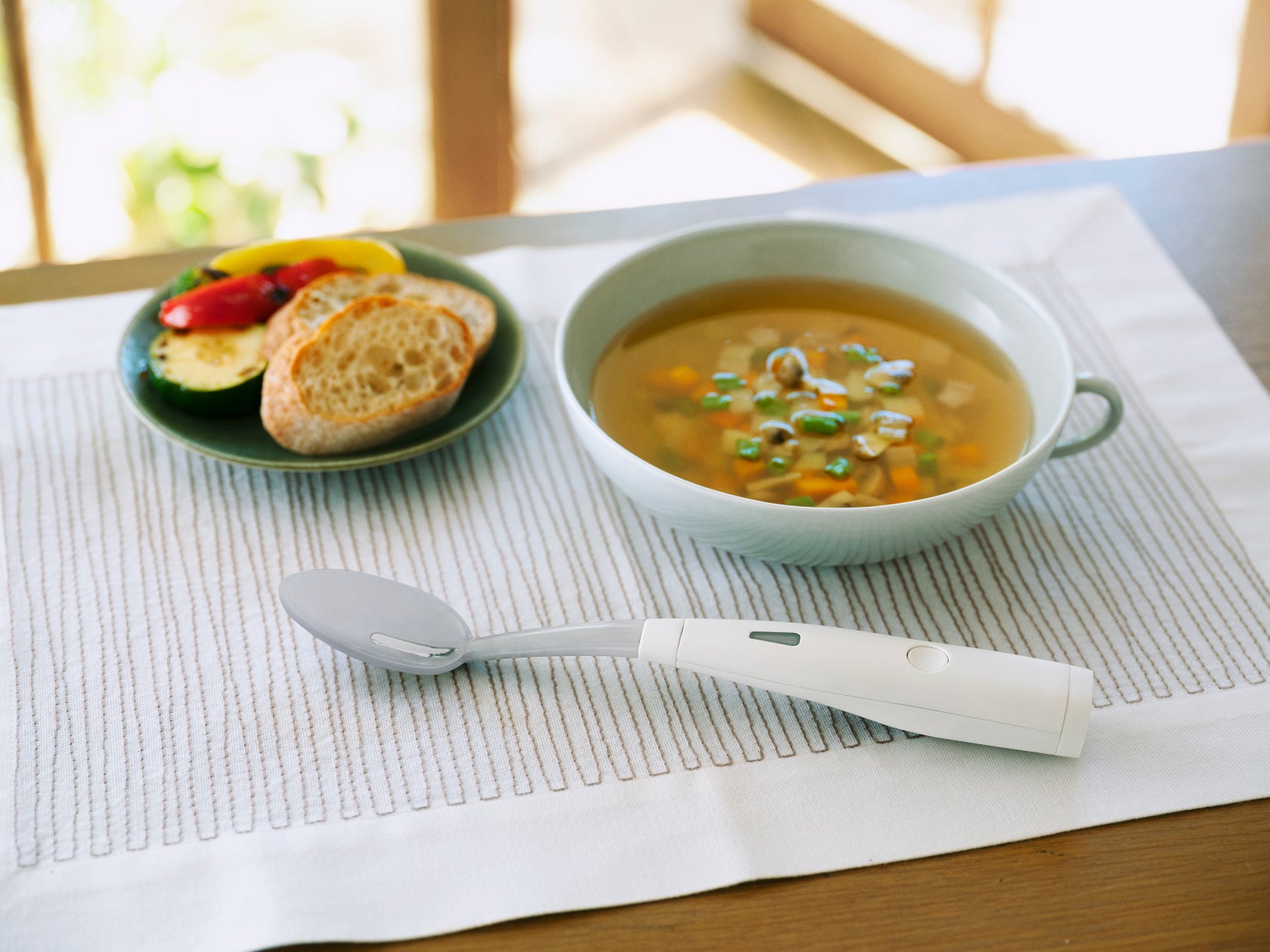 キリンの新規事業「エレキソルト スプーン」が「CES Innovation Awards® 2025」の2部門で受賞