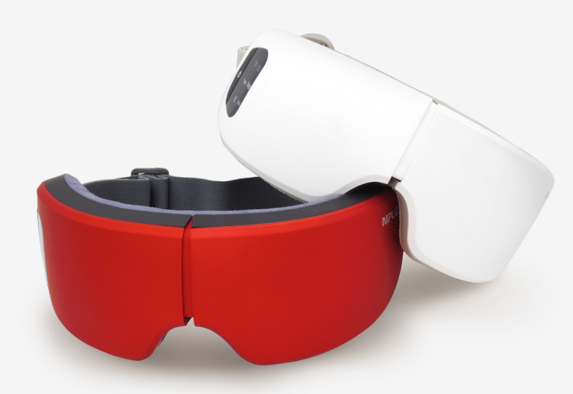 「EYE RELAX」加圧と温熱で目元をリラックス