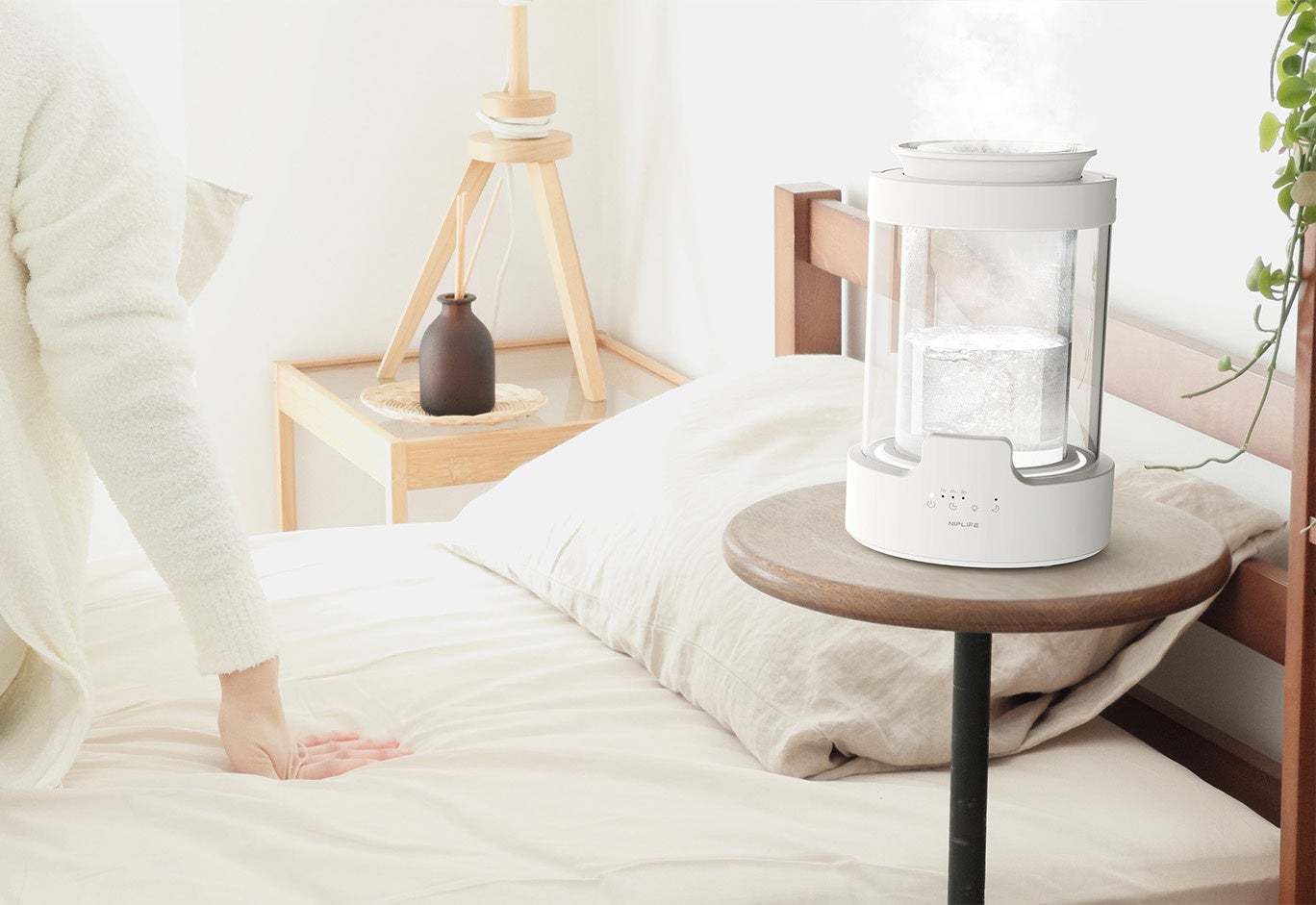 リラックス×潤い “光と香りで、空気が変わる。”スチーム式加湿器