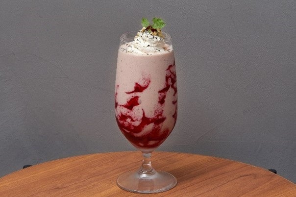 いちごと白ごまのシェイク　750円