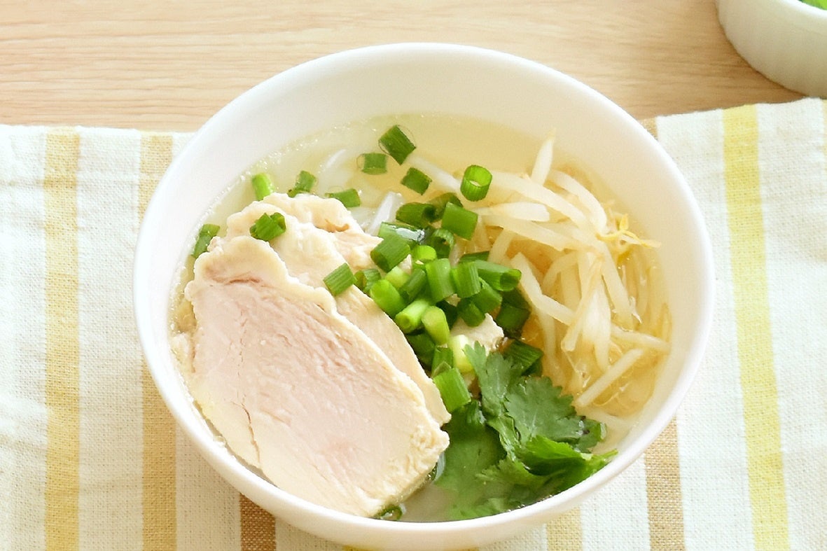 サラダチキンのフォー