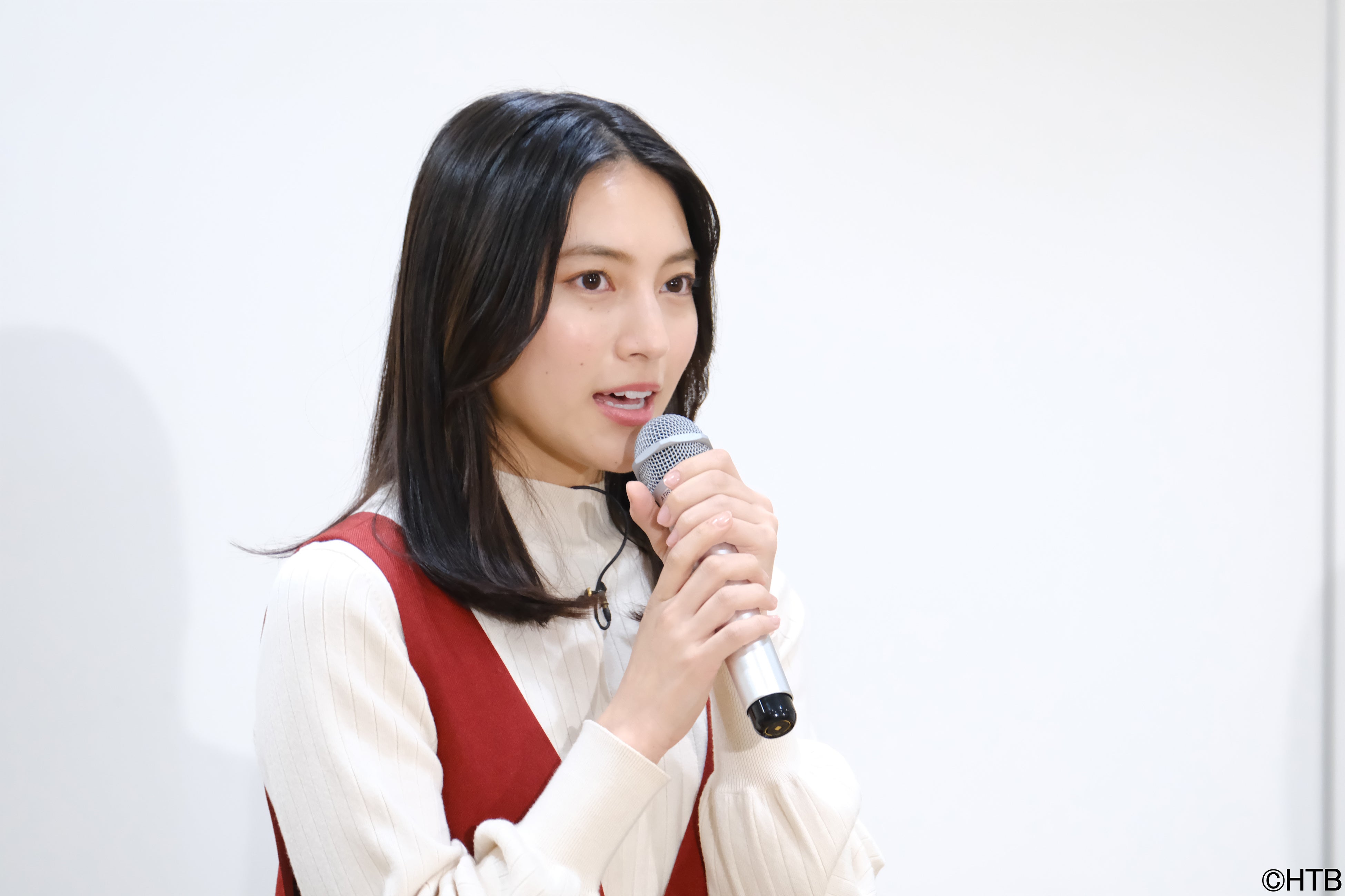 小鹿千春役＝久保田紗友(C)HTB