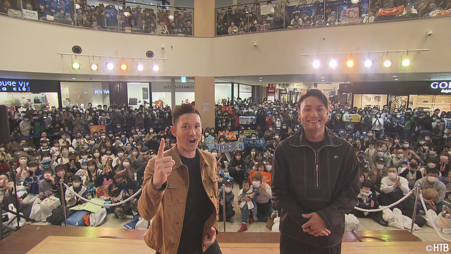 番組初の公開収録！左から杉谷拳士さん、伊藤大海投手(C)HTB