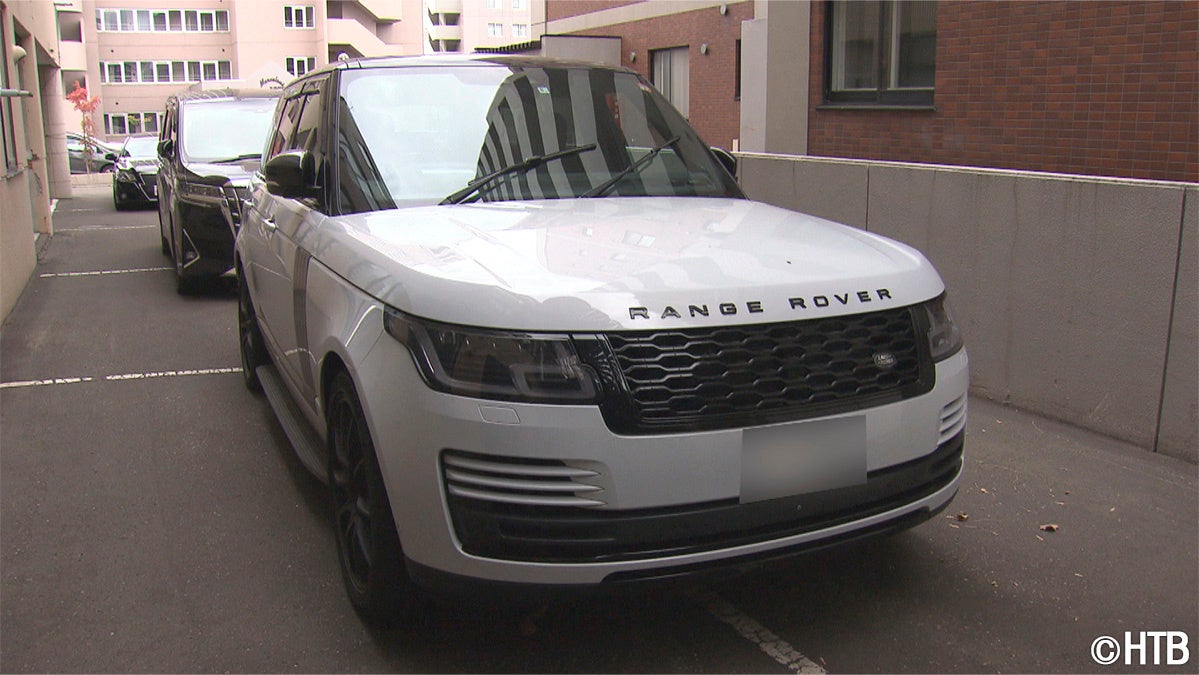 太田代表が乗っていた高級輸入車(C)HTB