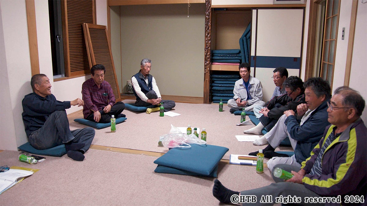 「舞鶴遊水地にタンチョウを呼び戻す会」は、北海道長沼町に住んでいる14人の農家で始まった(C)HTB All rights reserved 2024