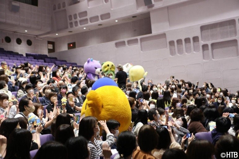 onちゃんがふなっしートークショーに登場！(C)HTB