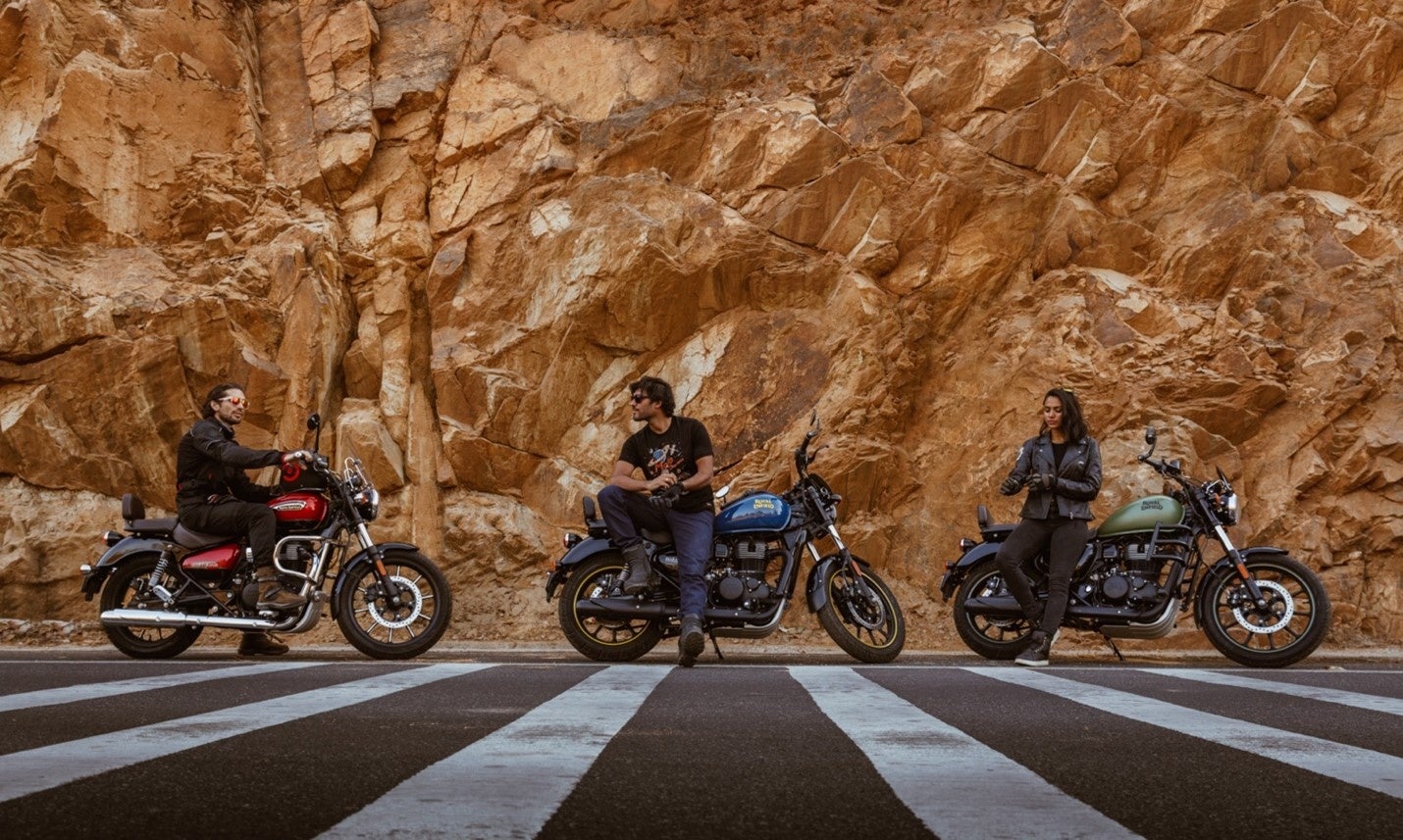 左からSupernova Red、Fireball Blue、Fireball Matt Green