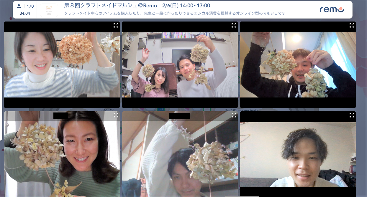 クラフトメイドマルシェでハンドメイド作品をつくっている様子