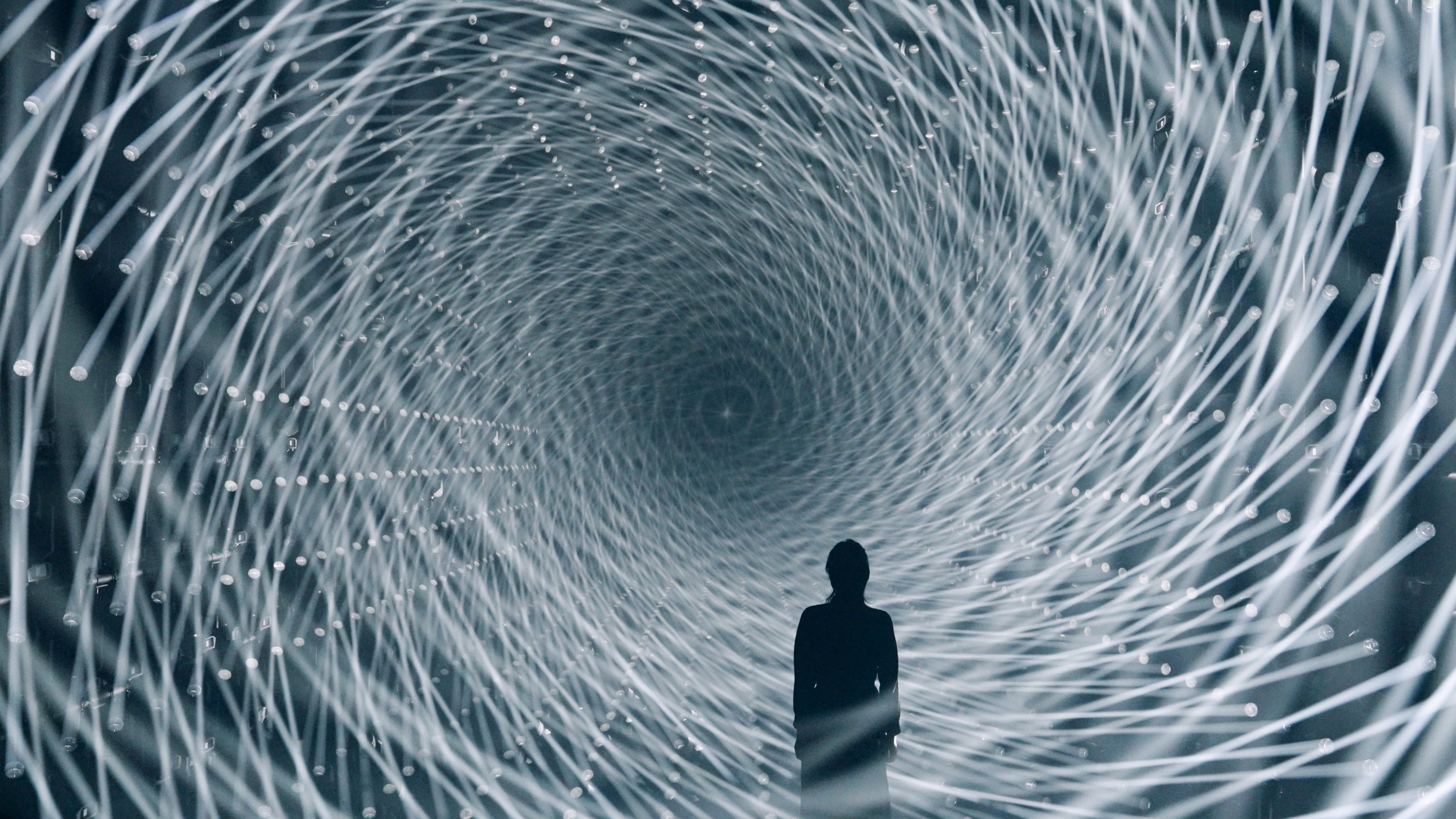 チームラボ《Light Vortex》© チームラボ　※参考画像