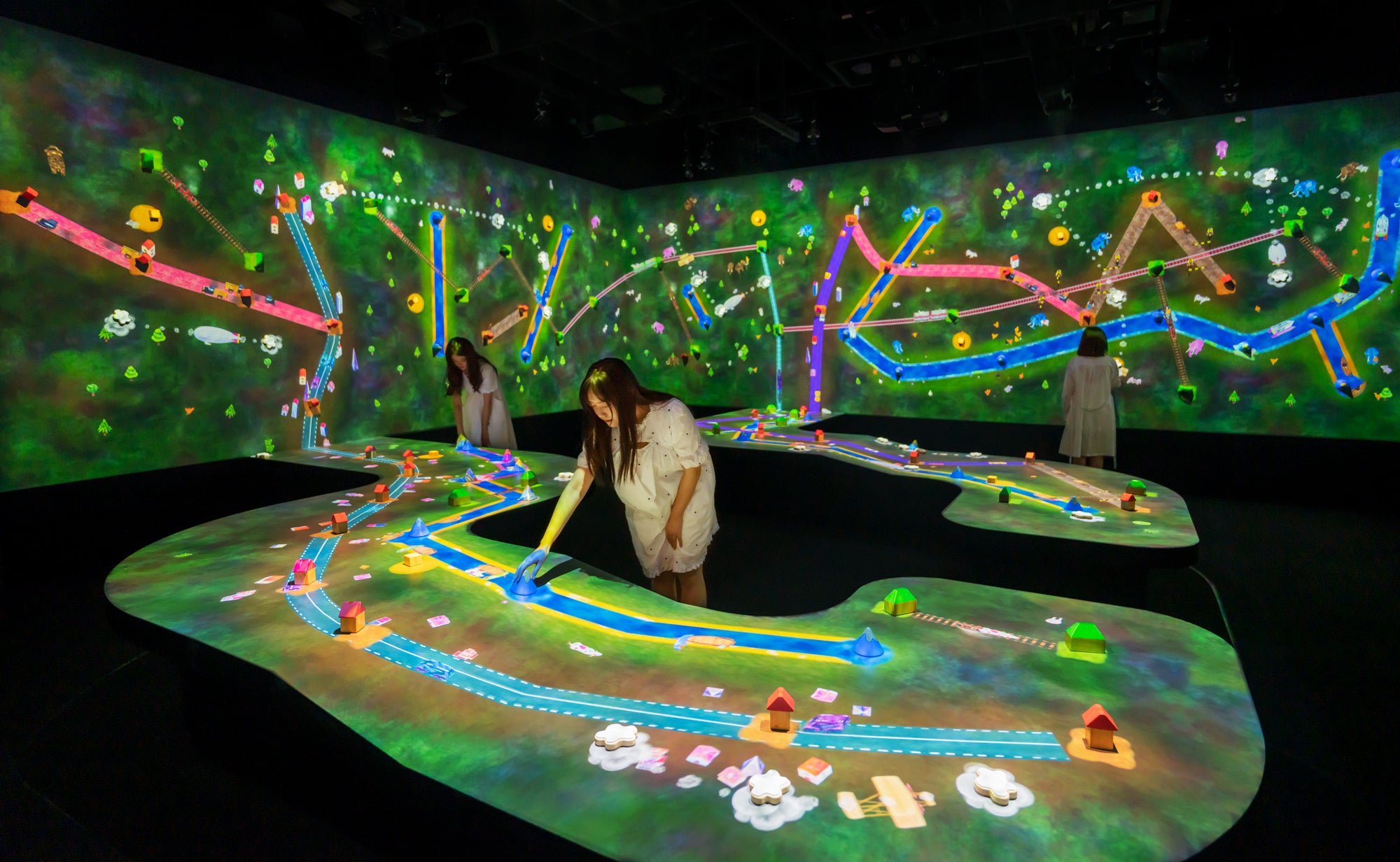 大学が見える公園 チームラボ、深センに「学ぶ！未来の遊園地」を常設。複合施設「C