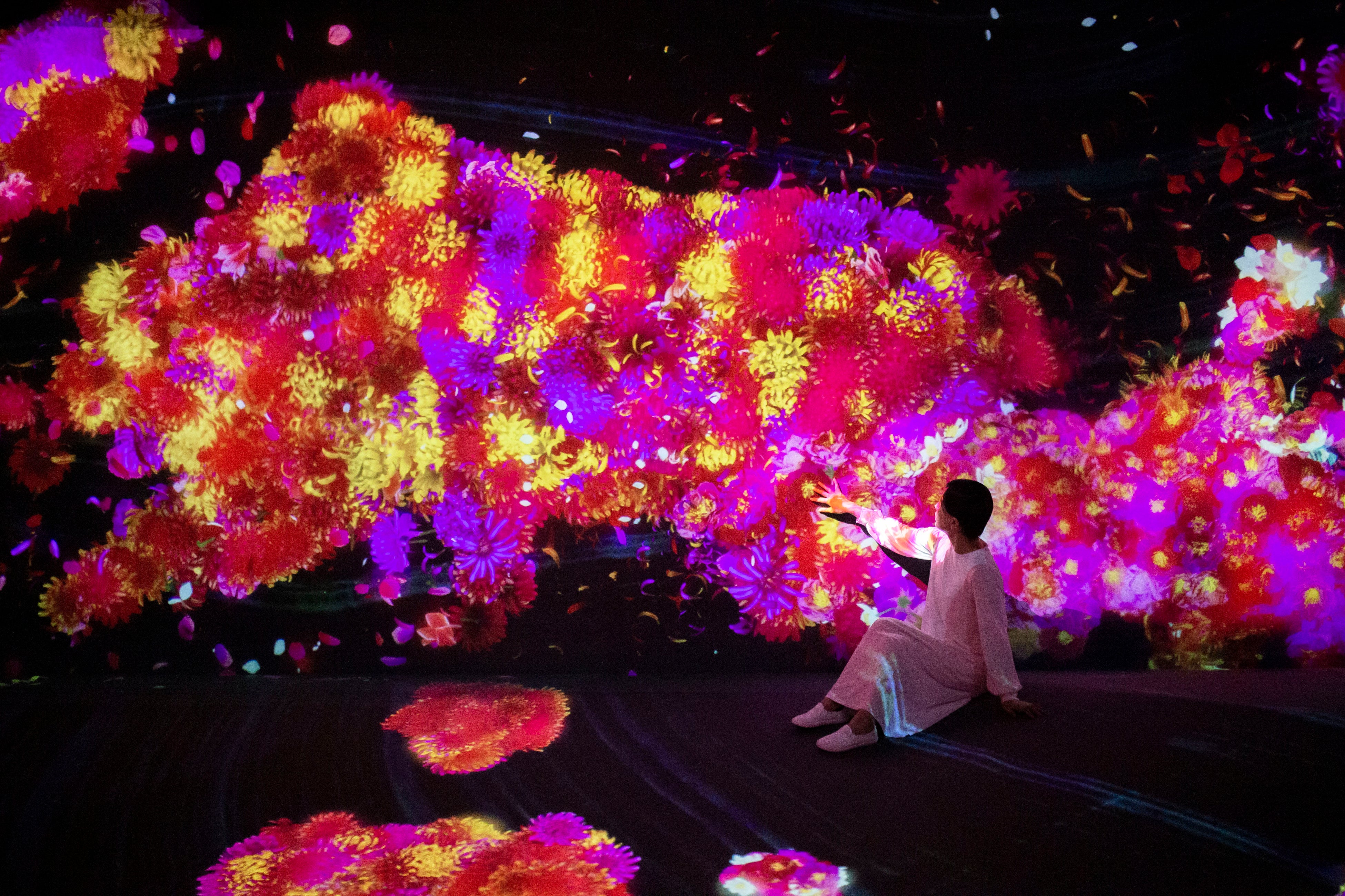 チームラボ《花と共に生きる動物たち II》©チームラボ