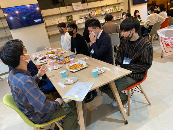 フランクな懇親会の様子１