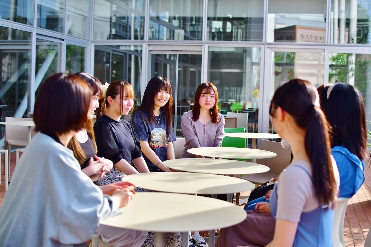 さっそくチームごと分かれて今年の活動内容を検討していく