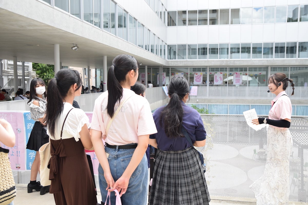 学生スタッフによる人気のキャンパスツアー
