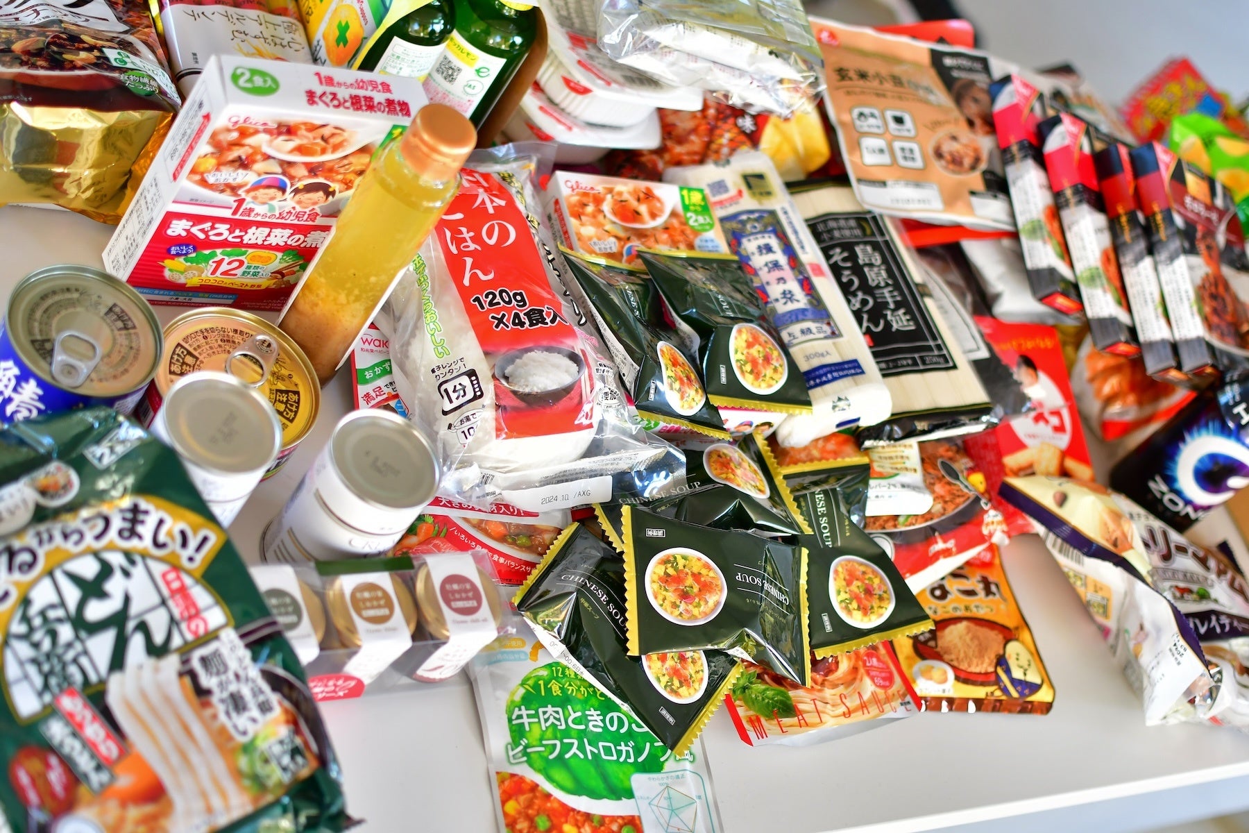 回収期間に集まった食品の数々