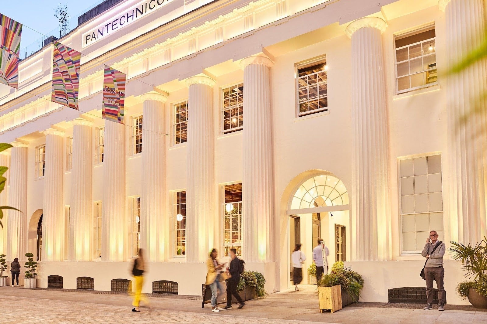 イベント会場「パンテクニコン」