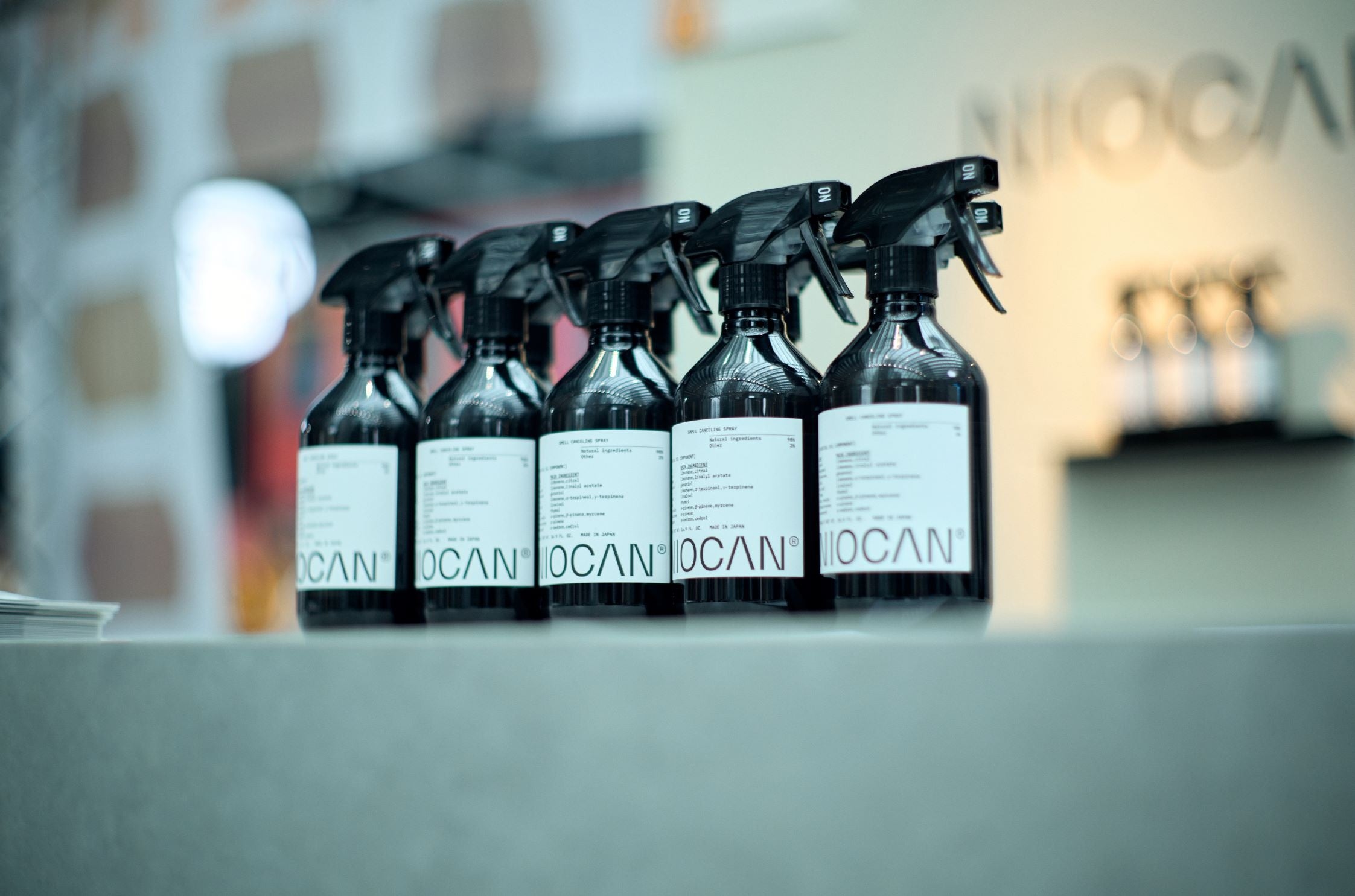 シンプルなボトルデザイン