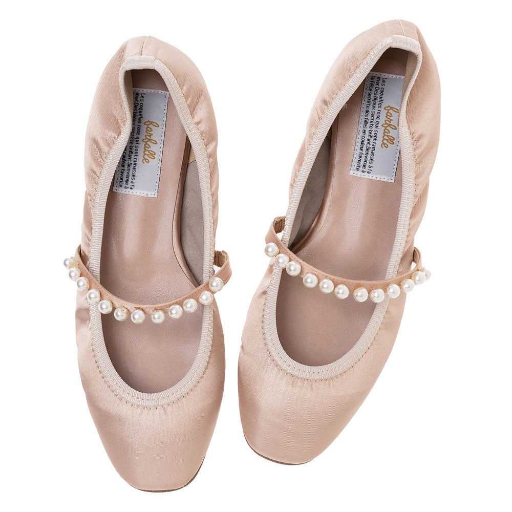 サテンやパールが愛らしいファルファーレの[ペルル]