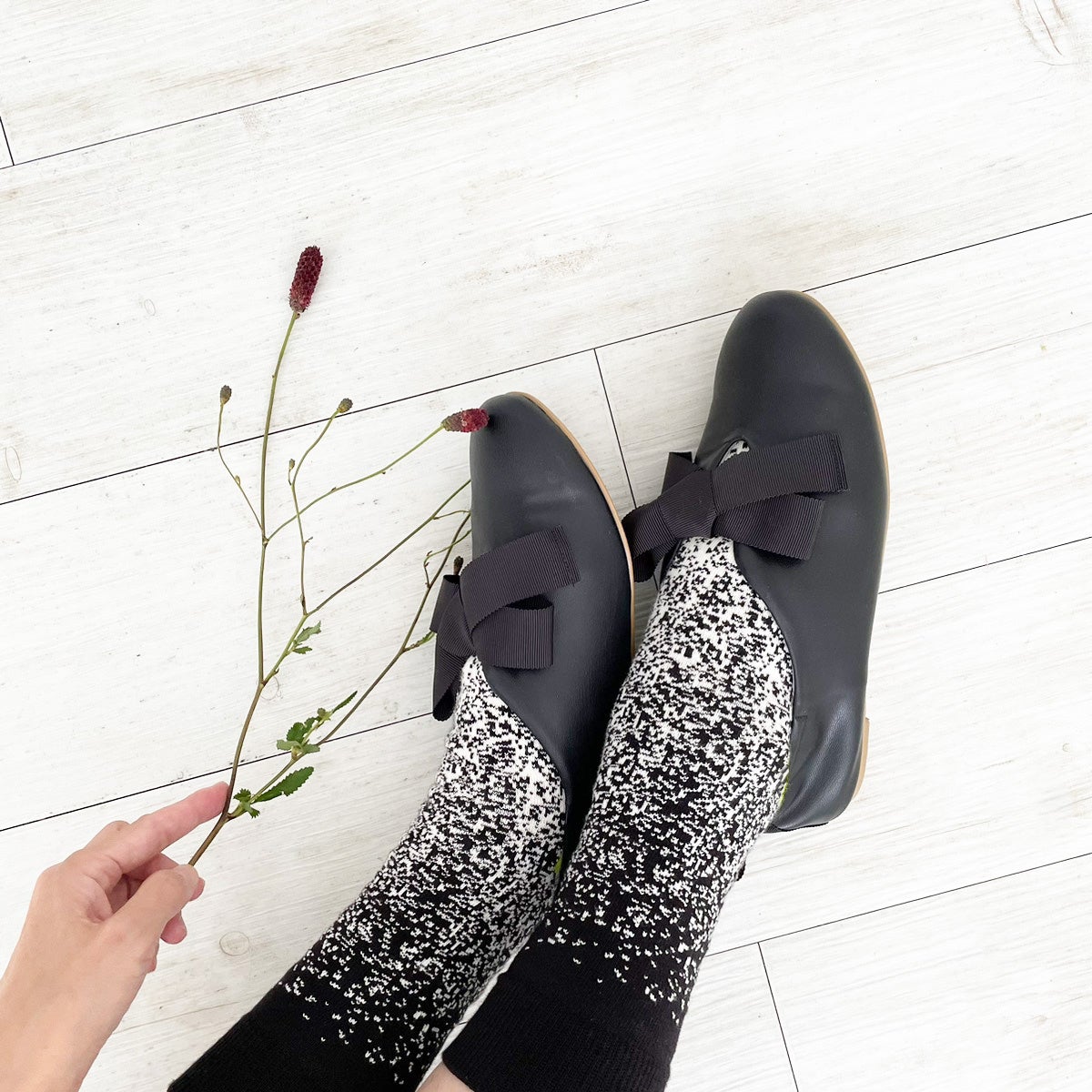 【wf】リボン付きフラットシューズ「結」のブラック先行販売