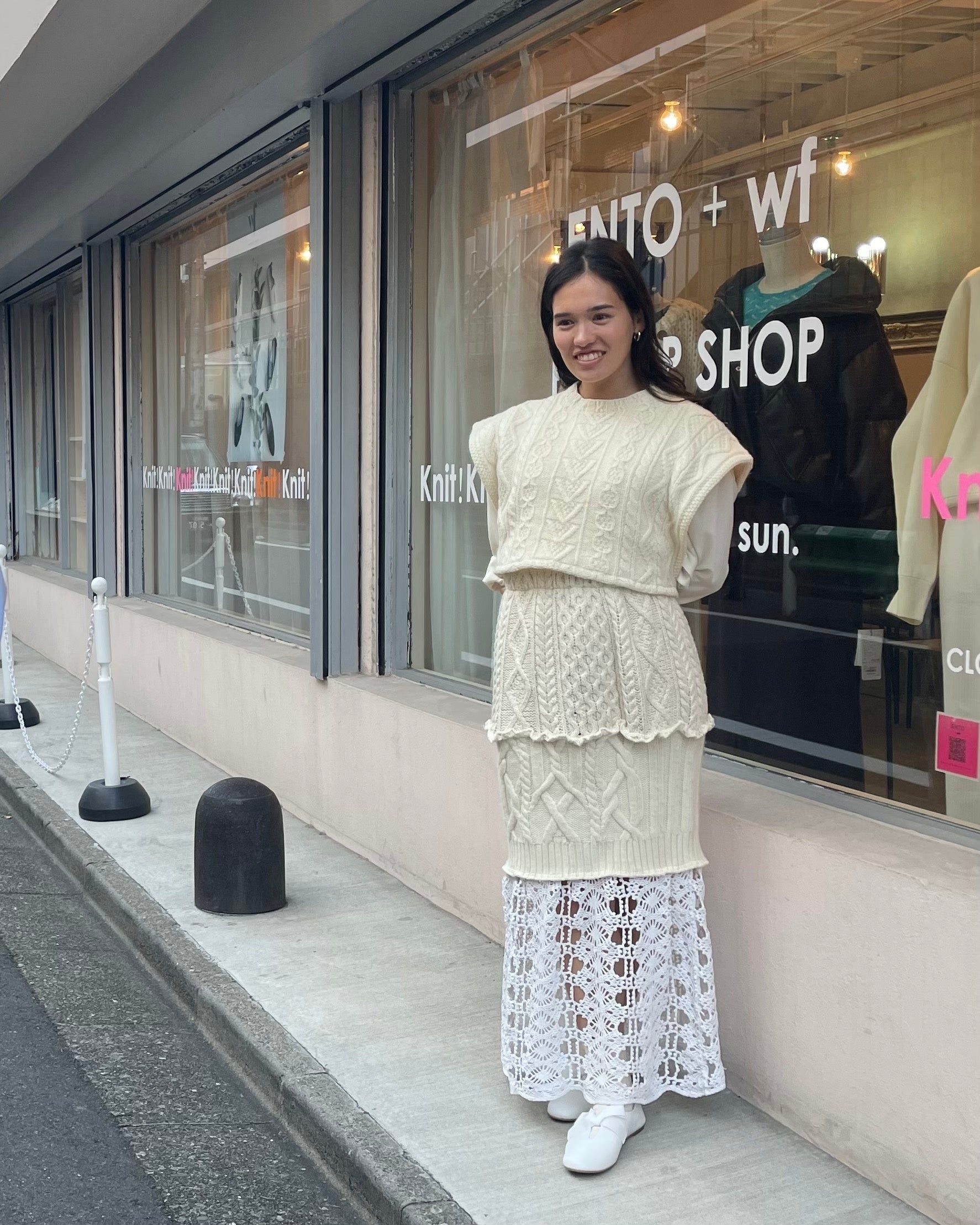 アップサイクルな白いお洋服とwfの「結」をコーディネートした一ノ瀬メイさん