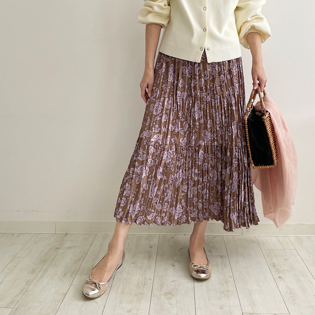 【ファルファーレ】2023年春夏の新作クレールはゴールドなら羽田なじみがいいメタリック