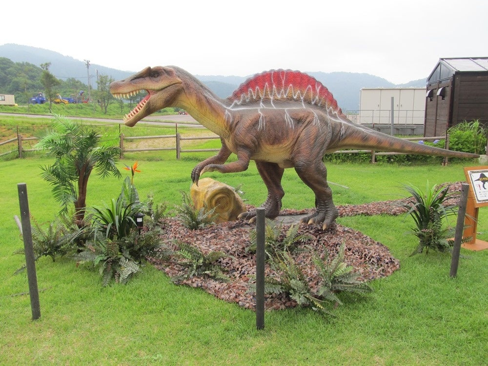 「大型恐竜ロボット（スピノサウルス）」 サイズ：全長 約5m