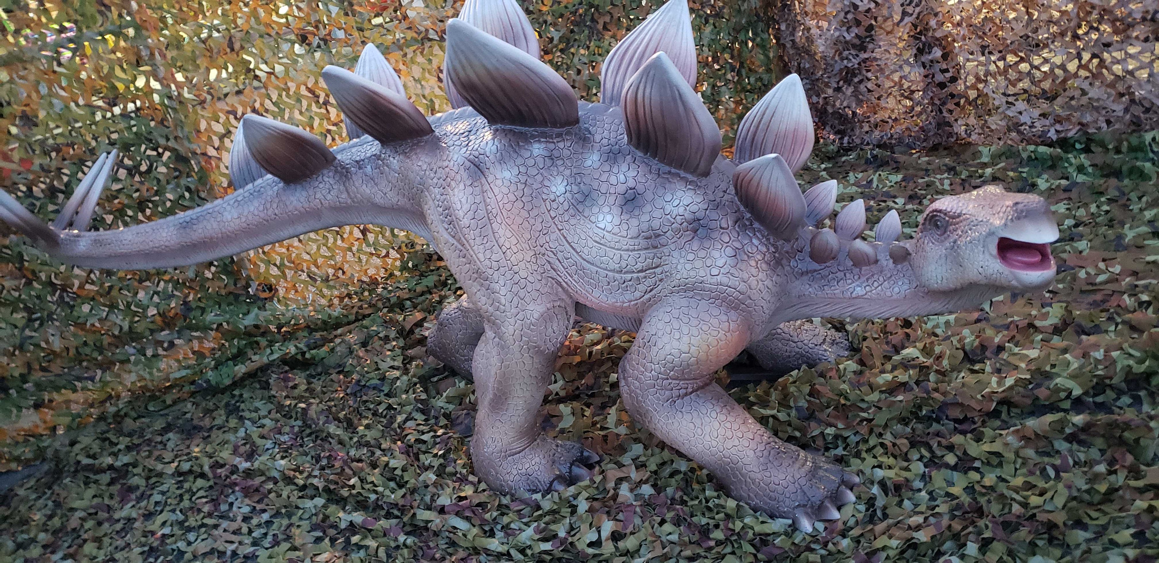 「恐竜オブジェ（ステゴサウルス）」 サイズ：全長 約2m