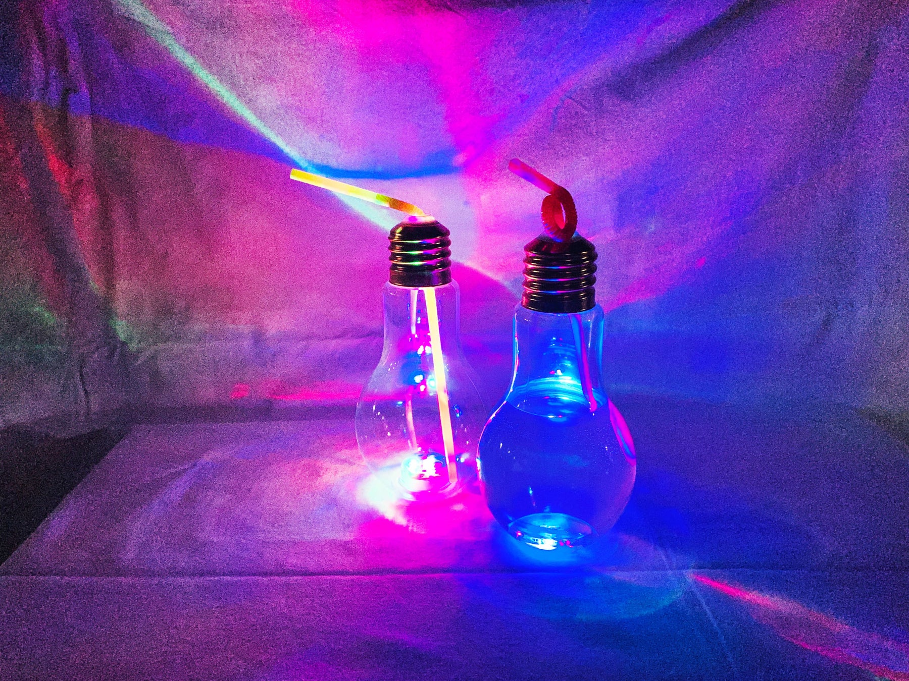 光るドリンクボトル 1,000円/個