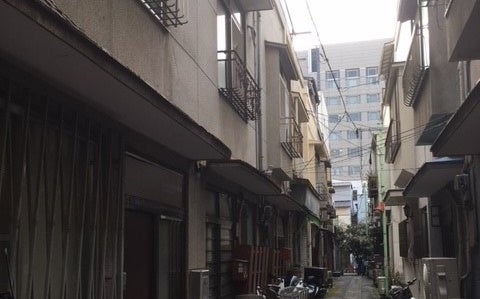 工事車両進入困難で建替えが進まなかった私道